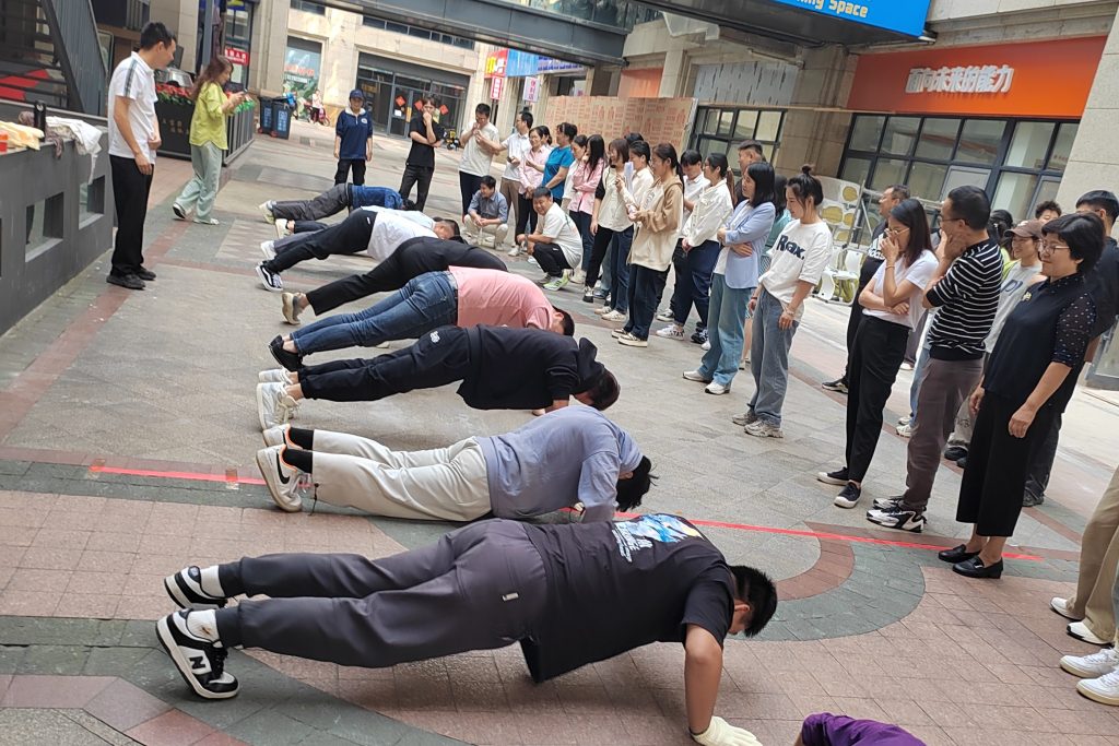 认真生活，快乐工作！丨三赢人力第三季度会议暨团建活动圆满举办！