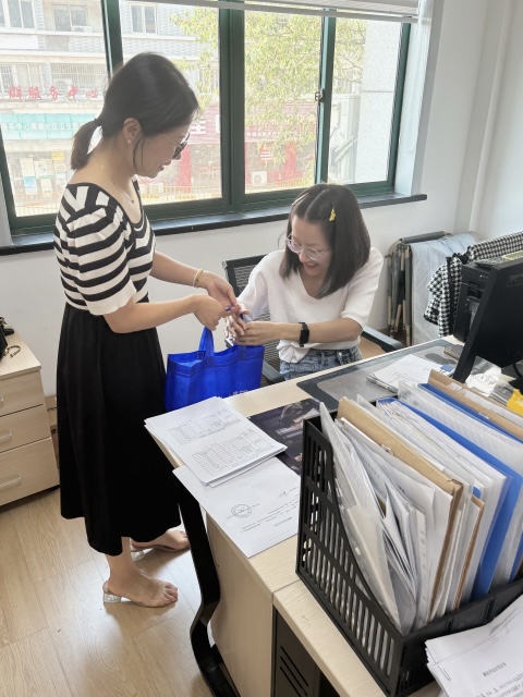 夏日炎炎，清凉送达 —— 三赢人力开展“送清凉”活动！